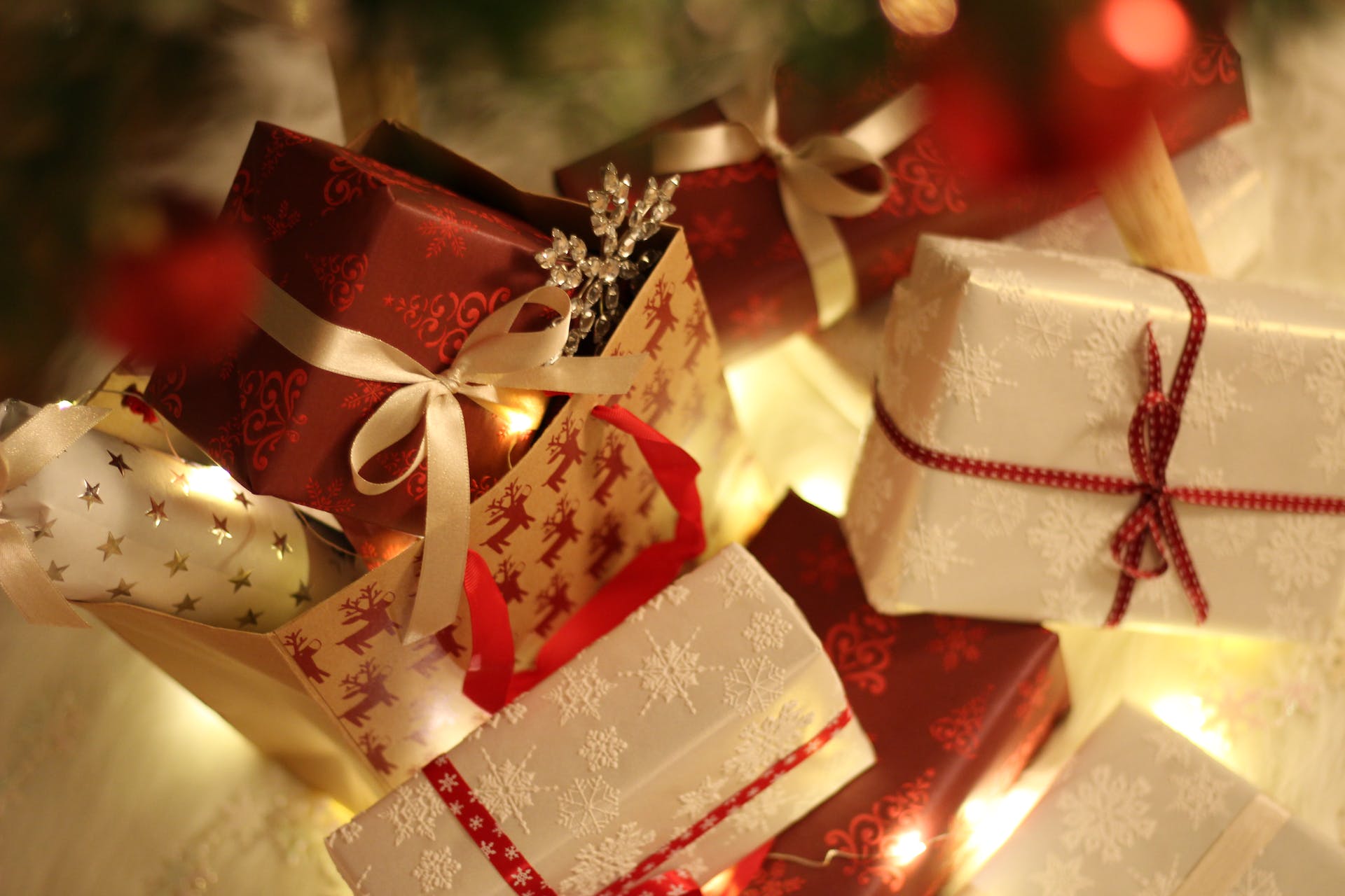 En este momento estás viendo Envíos exprés en Fiestas Navideñas: Tu salvavidas
