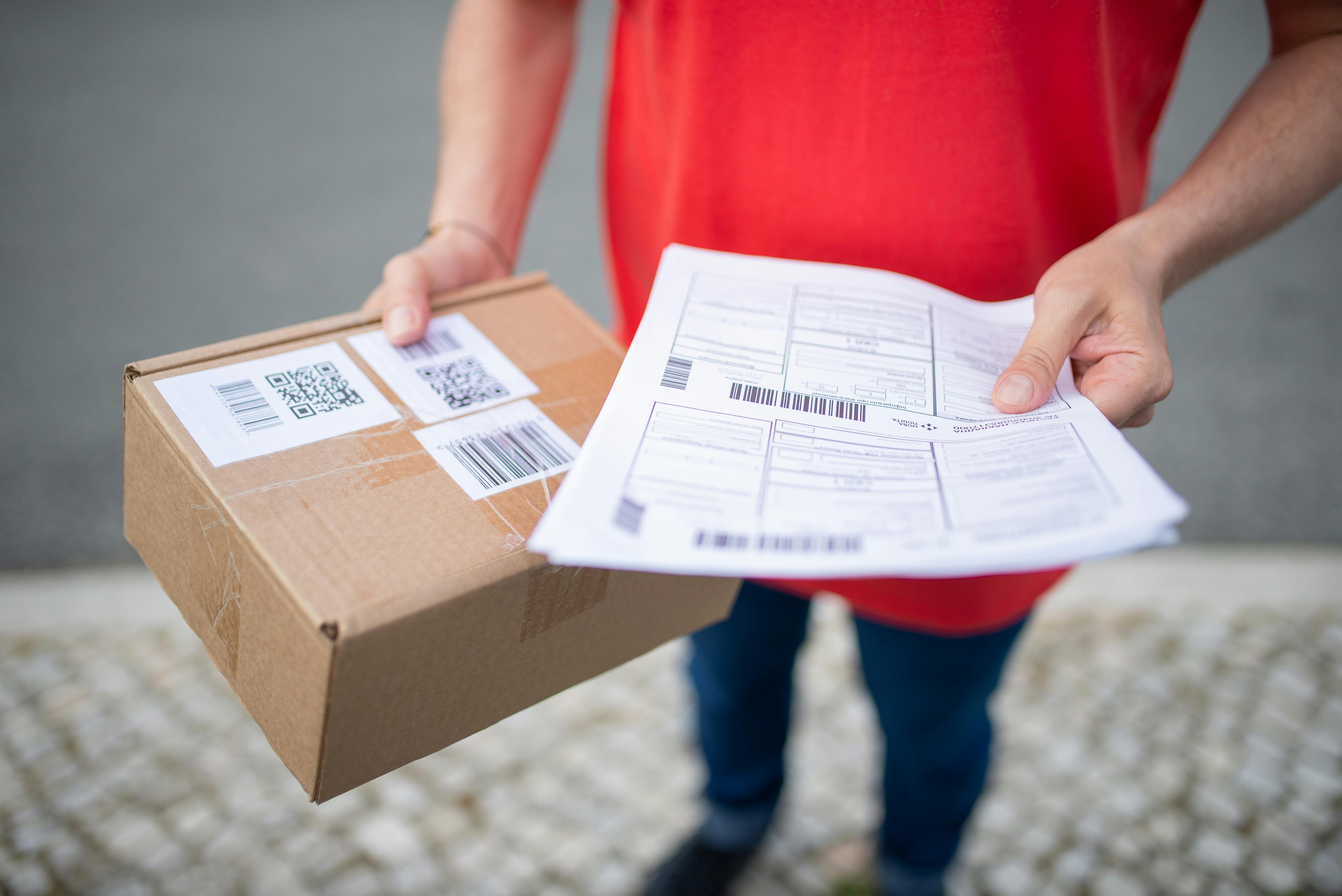 Lee más sobre el artículo Enviar paquetes desde Tenerife: 5 ventajas de enviar con Mail Boxes Etc. Tenerife frente a Correos u otros servicios tradicionales